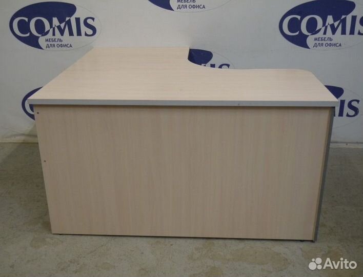 Стол офисный угловой