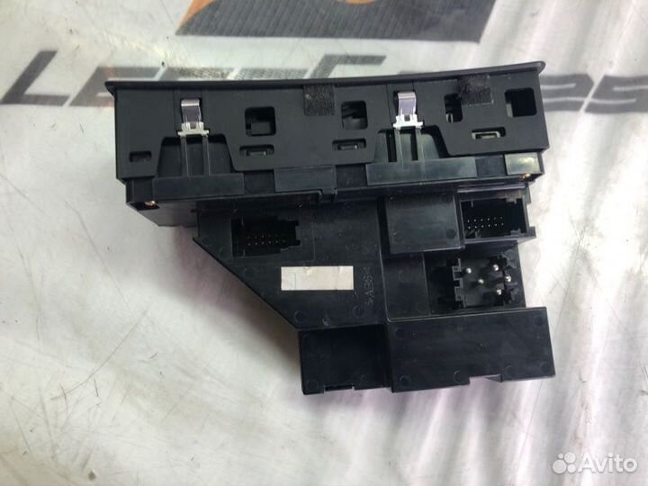 Блок управления стеклоподъемниками передний левый