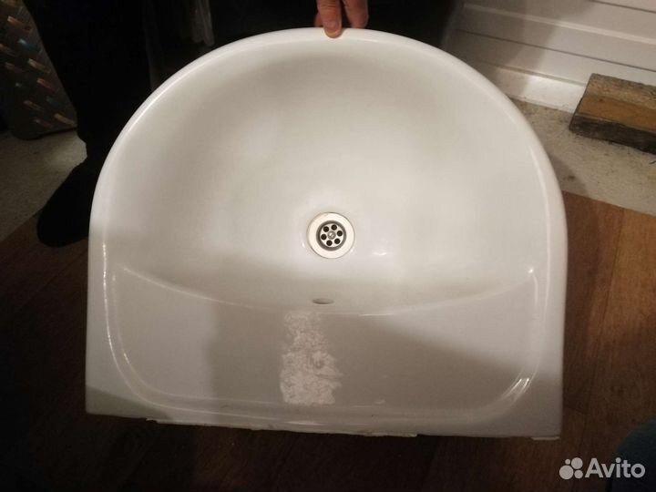 Раковина керамическая