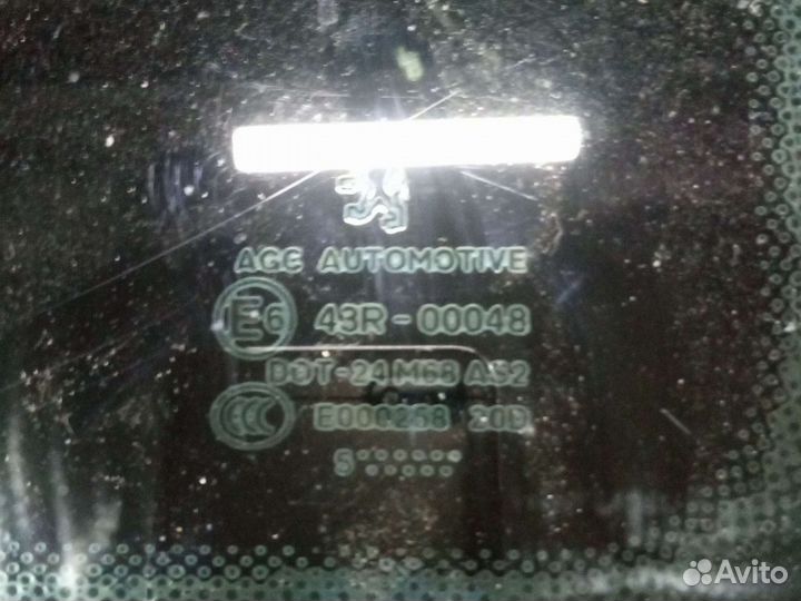 Стекло в заднее правое крыло Peugeot 307 sw