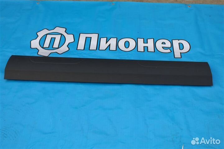 Накладка дверной панели передняя левая Audi Q3