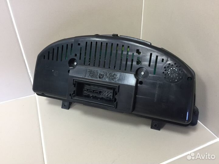 Панель / щиток приборов Volkswagen Passat B6 05-10