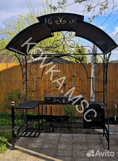 Мангал с крышей