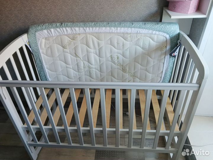 Кроватка детская с матрасом