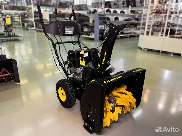 Бензиновый снегоуборщик Champion ST656BS