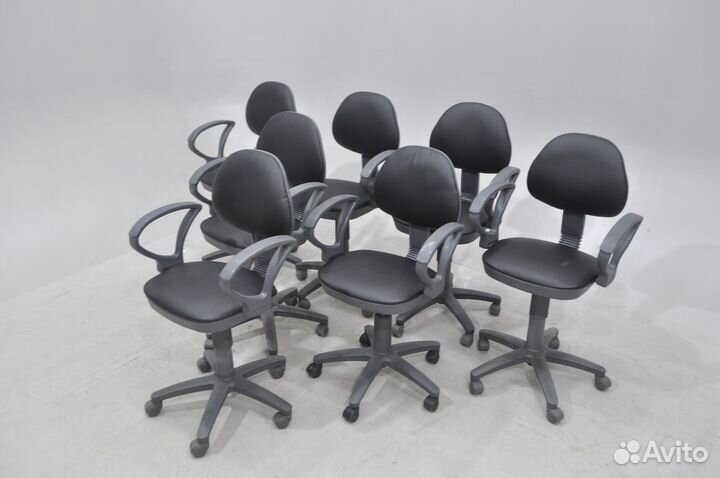 Офисное кресло