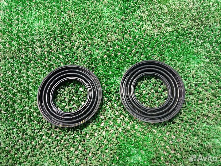 Пыльник фары Mitsubishi Pajero Sport