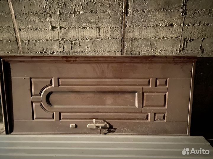 Дверь входная металлическая б/у