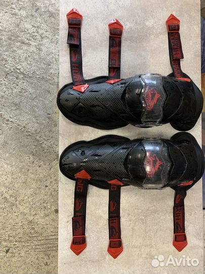 Наколенники