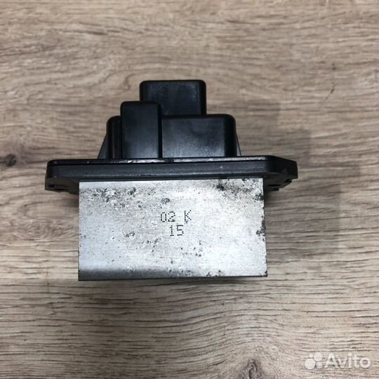 Резистор печки Mitsubishi Galant 9