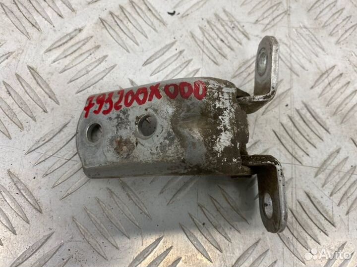 Б/У петля двери передний правый Hyundai Solaris 1