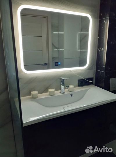 Зеркало с подсветкой для ванной