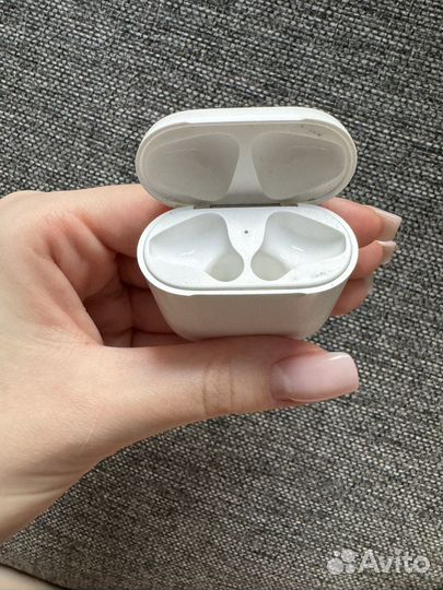 Беспроводные наушники apple airpods 1