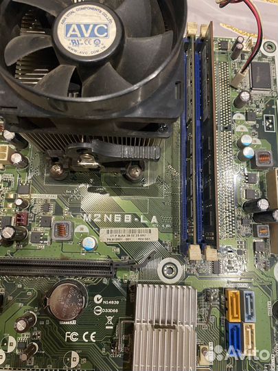 Материнская плата с процессором и памятью