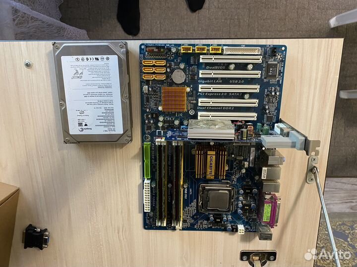 Материнская плата с процессором и памятью