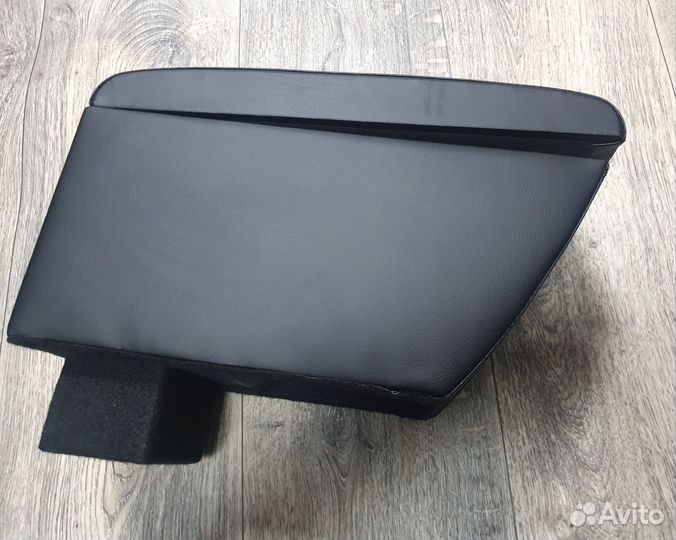 Подлокотник для VW Polo с 2020 г.в