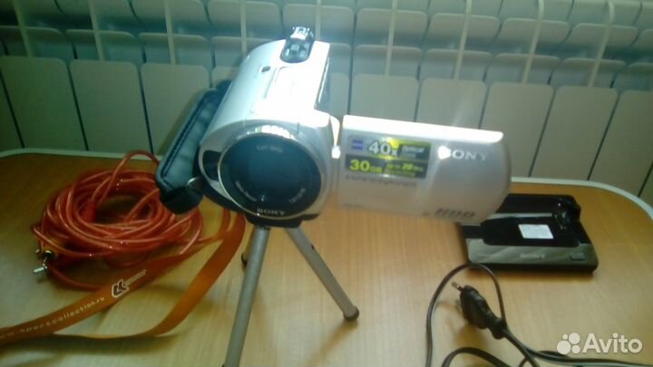 Продам видеокамеру sony DCR-SR42E
