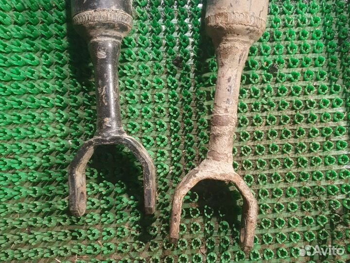 Амортизатор передний Фольксваген Пассат Ауди А6