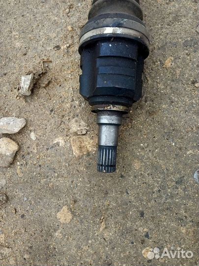 Привод правый Toyota Prius nhw10