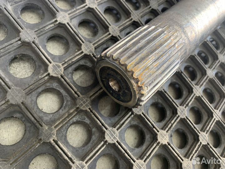 Полуось задняя 1090мм без блокировки