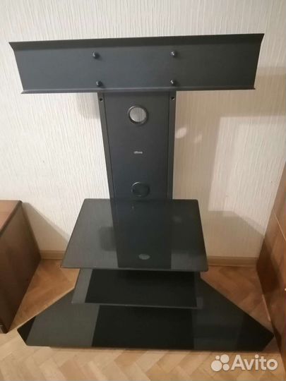 Стойка для телевизора на колесах