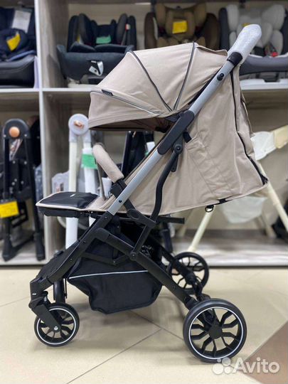 Новая легкая прогулочная коляска Luxmom V3