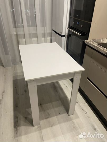 Кухонный стол