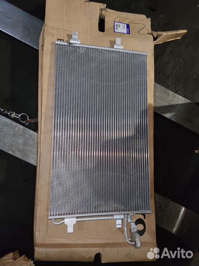 Радиатор кондиционера оригинал Volvo S40 V50