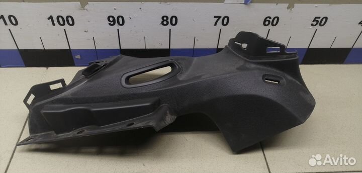 Держатель задней полки Focus II 2005-2008