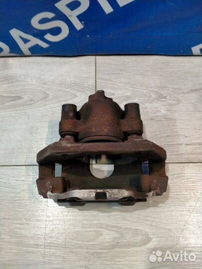 Суппорт задний правый Bmw X5 E53 M54 03/2004