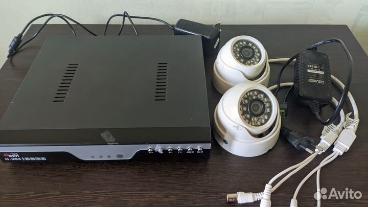 Комплект видеонаблюдения (Регистратор + 2 камеры)