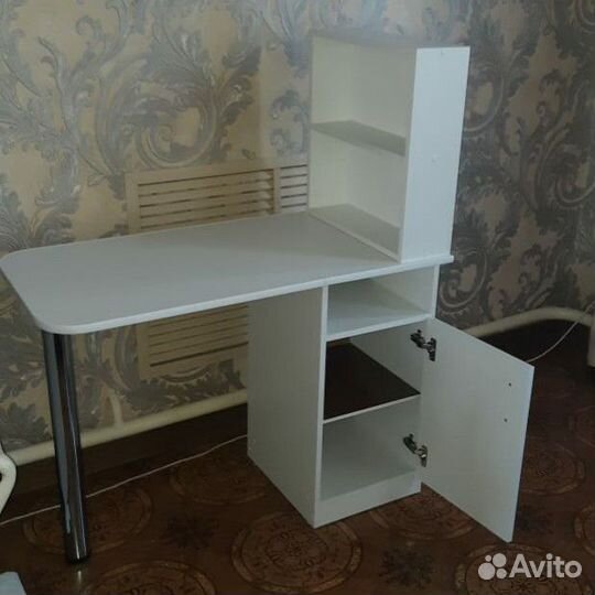 Стол маникюрный складной