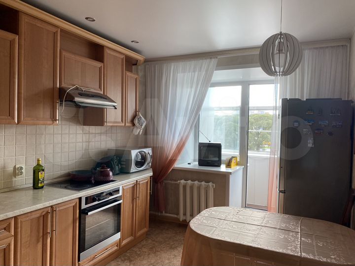 2-к. квартира, 60 м², 2/12 эт.