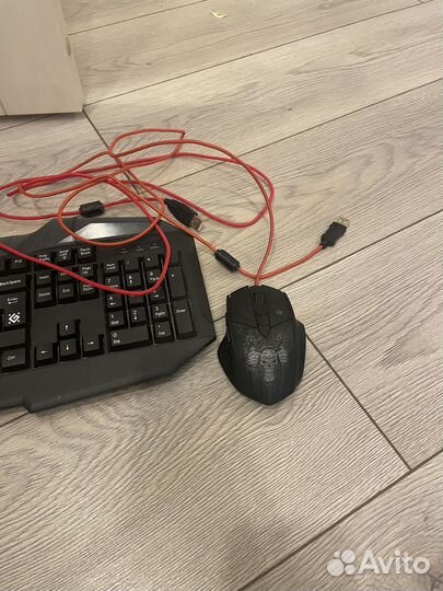 Игровая клавиатура и мышь