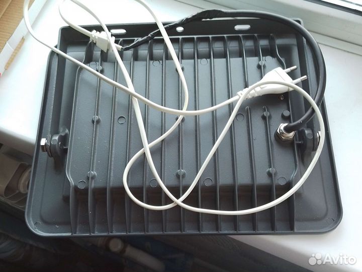 Светодиодный прожектор 100 вт Wolta