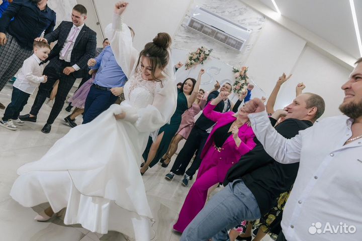 Ведущая - тамада + диджей