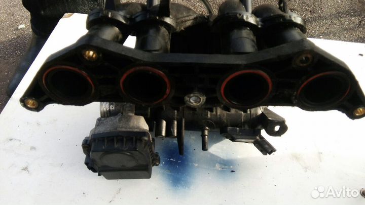 Пежо 206 1.4л Коллектор впускной