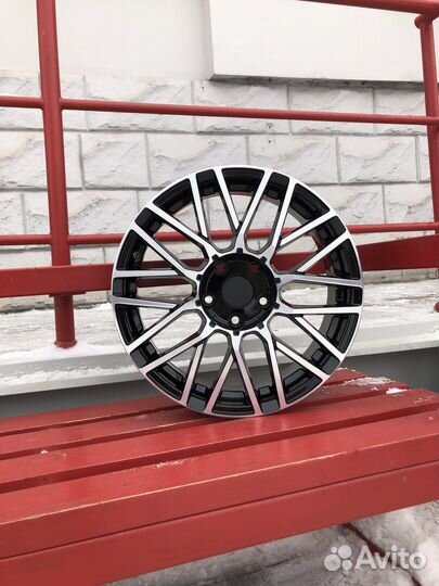 Диски Литые momo R17 6.5 5*114.3 ET38 d66.1 BD