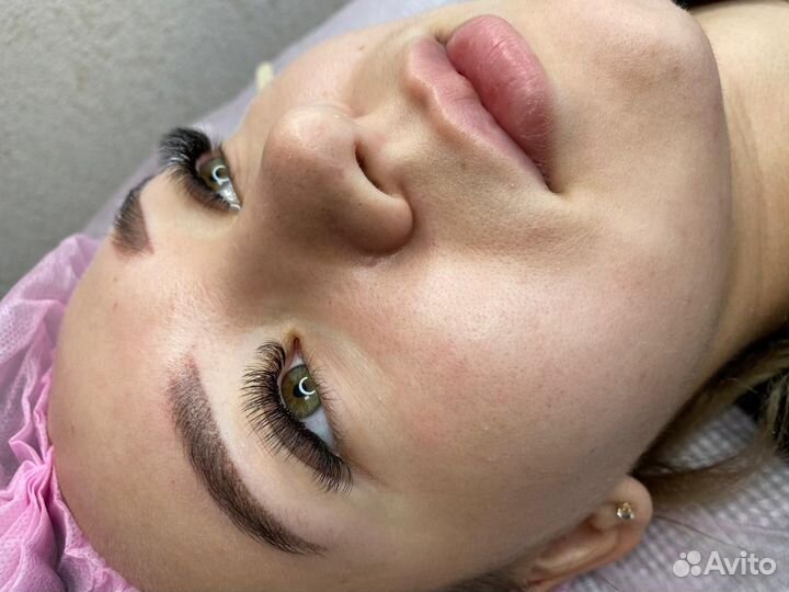 Модель на наращивание ресниц