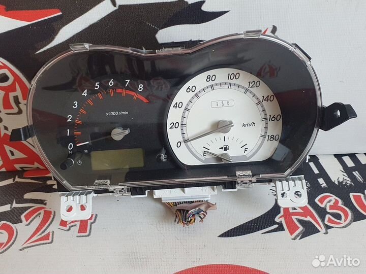 Панель приборов Toyota IST NCP61 1NZ-FE 2003