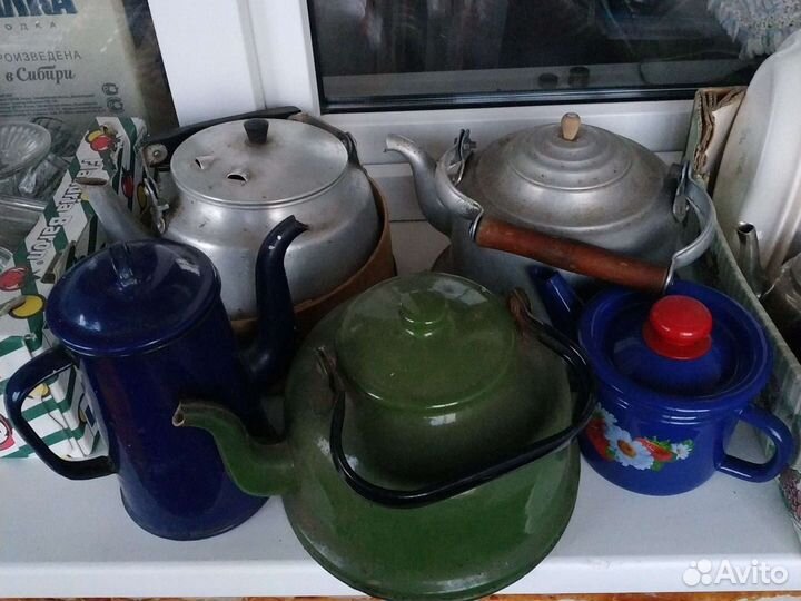 Чайники и кофейник ретро
