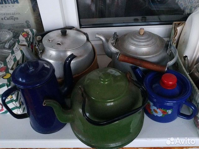 Чайники и кофейник ретро