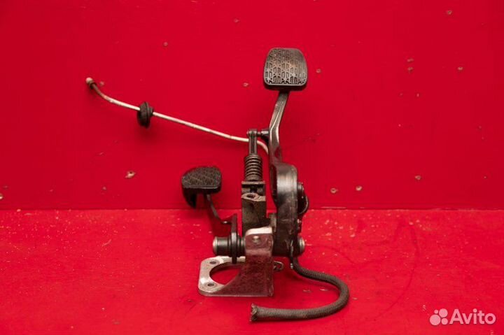 Блок педалей Mercedes E200 W124 M102 1990