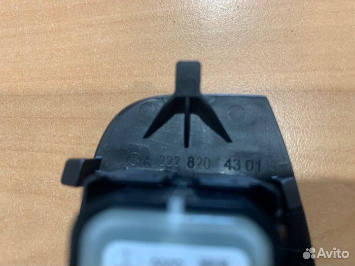 Кнопка стеклоподъемника Mercedes-Benz S-Class W222