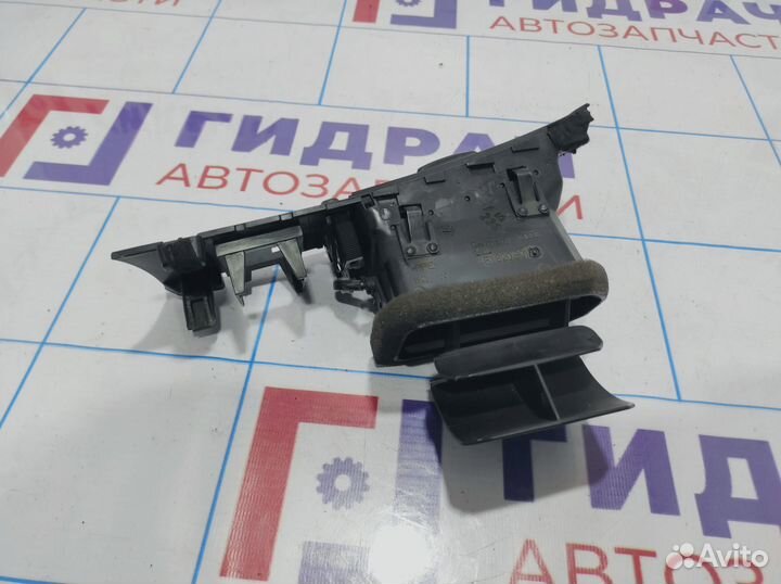 Дефлектор воздушный левый Audi A6 (С6) 4F1820901DH