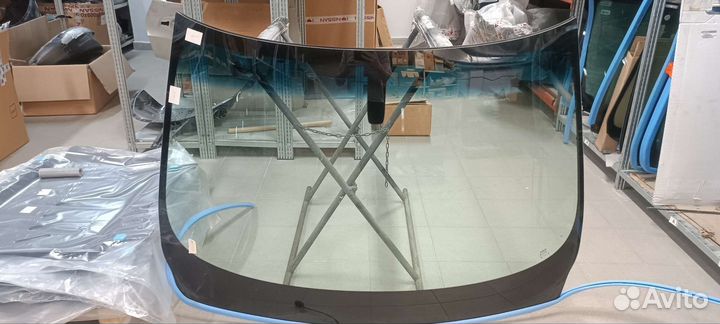 Стекло лобовое nissan pathfinder R52 727003KN0D