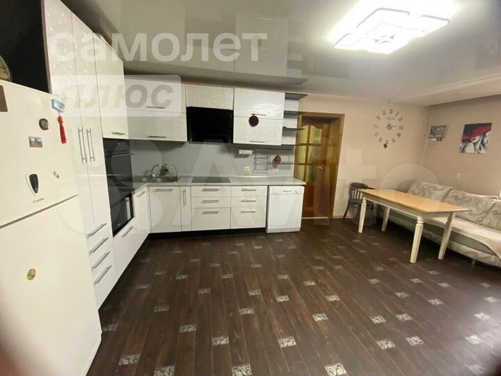 Дом 529,9 м² на участке 10 сот.