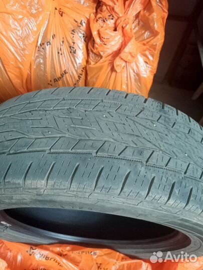 Continental ContiCrossContact LX2 215/60 R17
