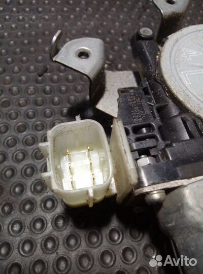 Стеклоподъемник задний левый Nissan X-Trail