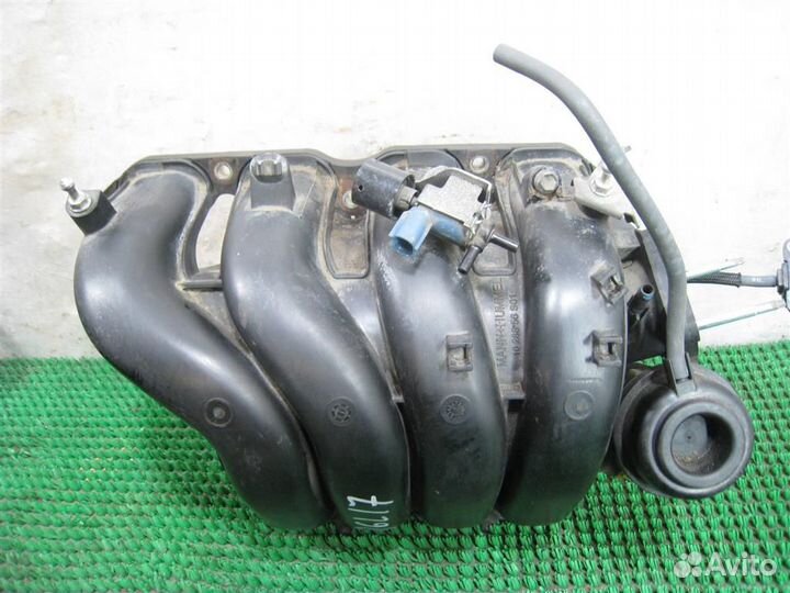 Коллектор впускной Toyota Avensis T27 2011